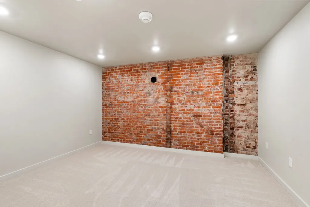 59 E Park Street Butte MT 59701