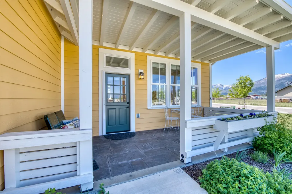 306 Mansion View Loop Hamilton MT 59840