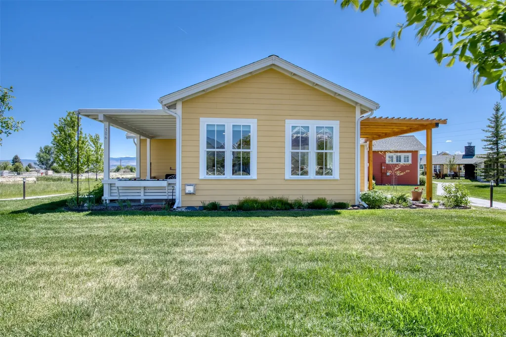 306 Mansion View Loop Hamilton MT 59840