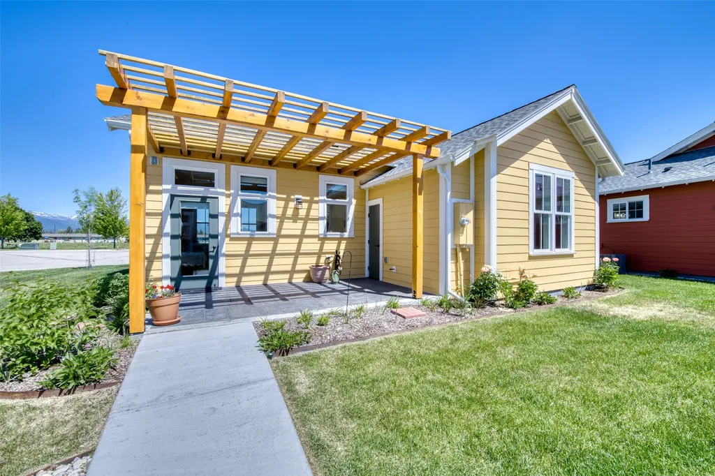 306 Mansion View Loop Hamilton MT 59840