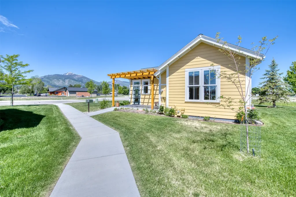 306 Mansion View Loop Hamilton MT 59840