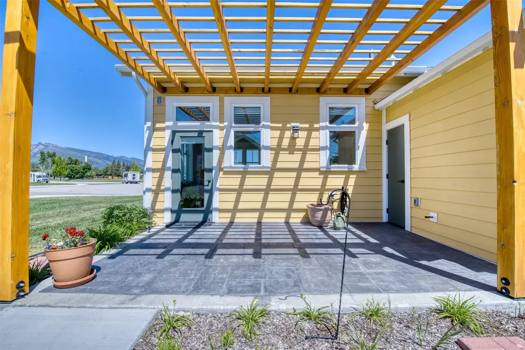 306 Mansion View Loop Hamilton MT 59840