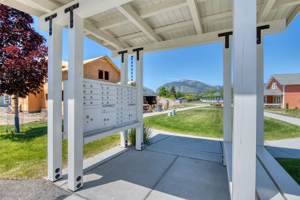 306 Mansion View Loop Hamilton MT 59840