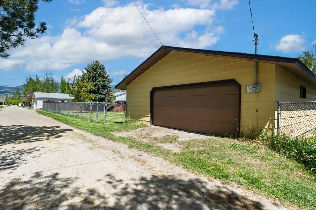 2105 Lincoln Street Anaconda MT 59711