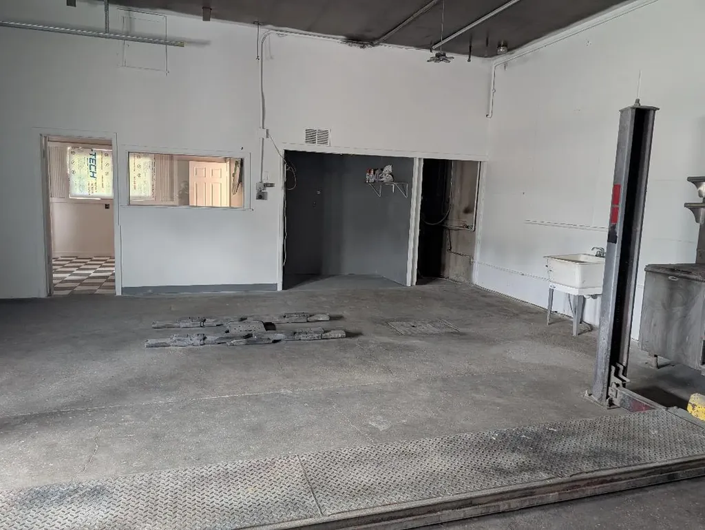807 Oilfield Avenue Shelby MT 59474