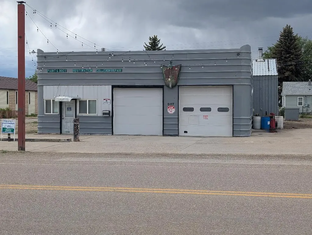 807 Oilfield Avenue Shelby MT 59474