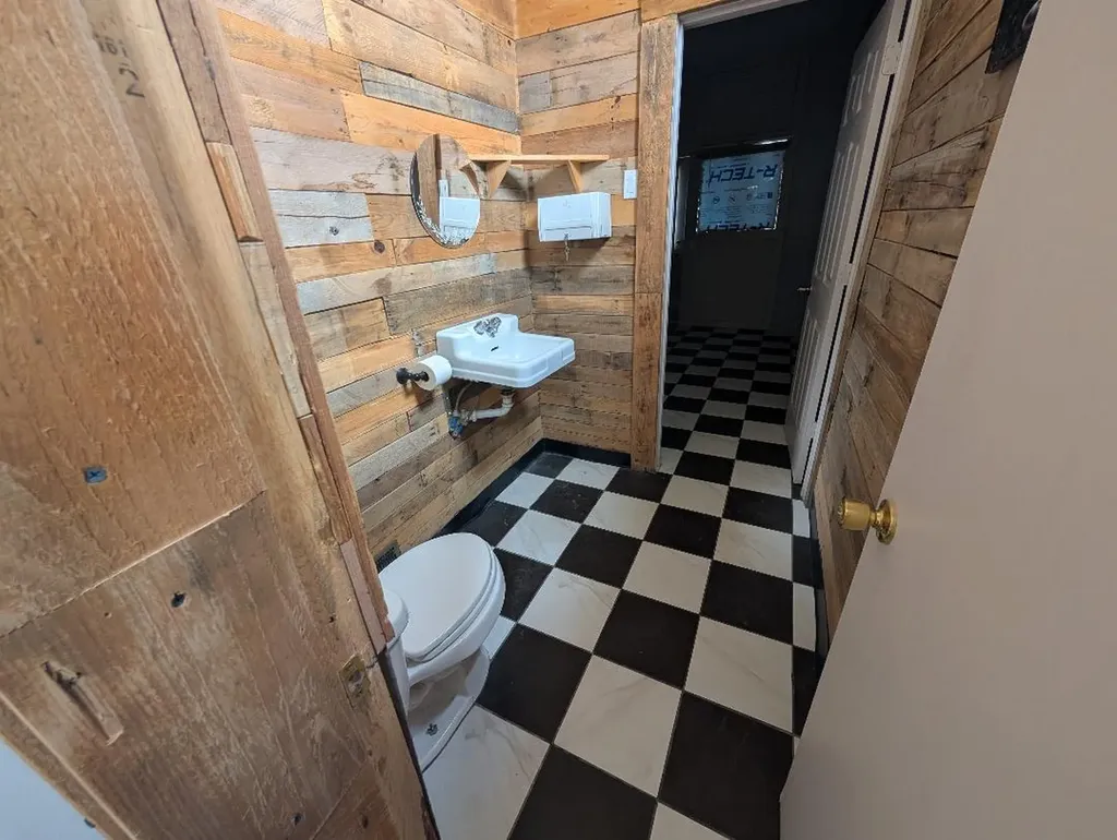 807 Oilfield Avenue Shelby MT 59474