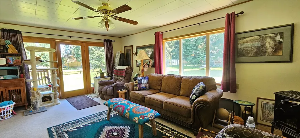 218 Hudson Lane Lincoln MT 59639