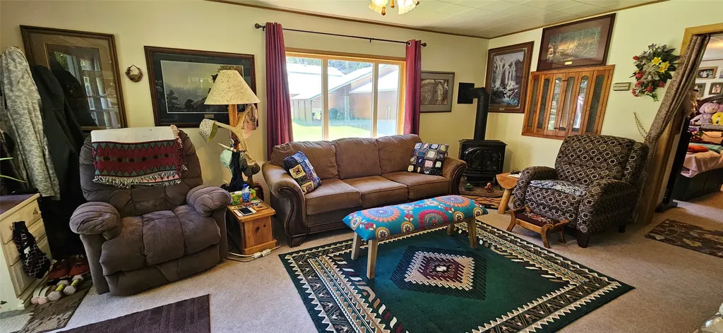 218 Hudson Lane Lincoln MT 59639