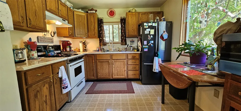 218 Hudson Lane Lincoln MT 59639