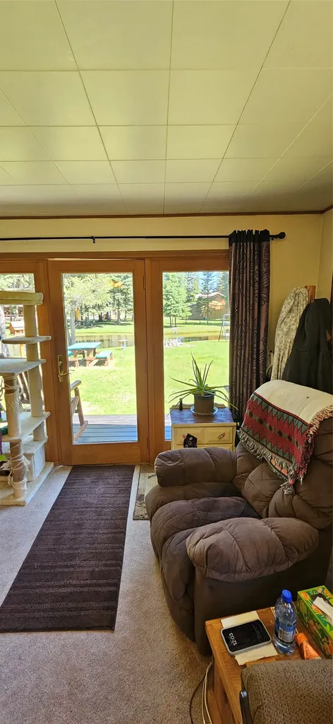 218 Hudson Lane Lincoln MT 59639