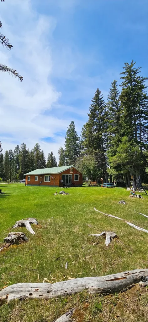 218 Hudson Lane Lincoln MT 59639