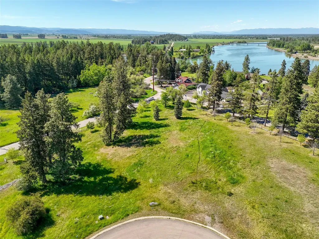 153 Fox Run Court Bigfork MT 59911