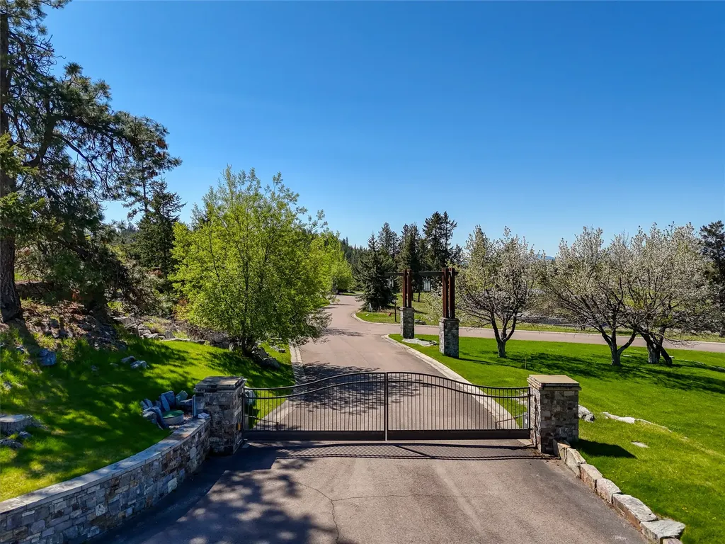 161 Fox Run Court Bigfork MT 59911