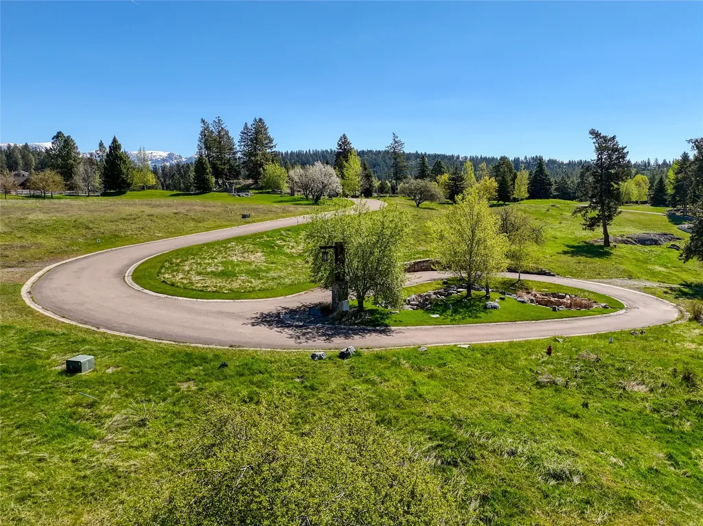161 Fox Run Court Bigfork MT 59911