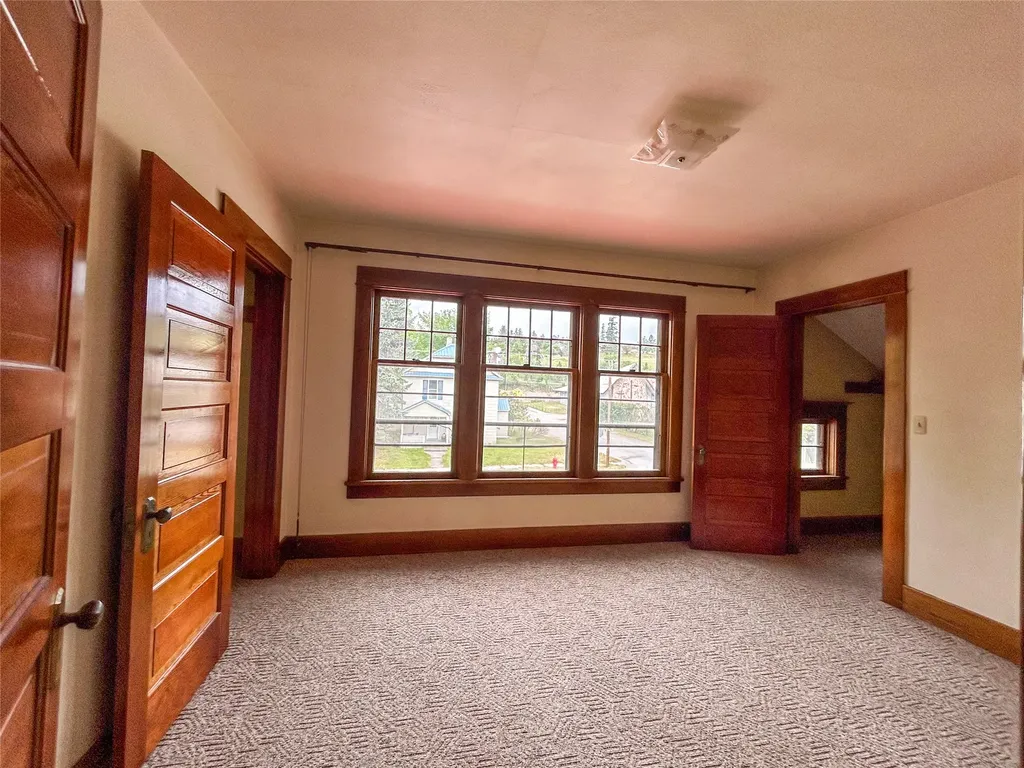 412 1st Avenue E Eureka MT 59917