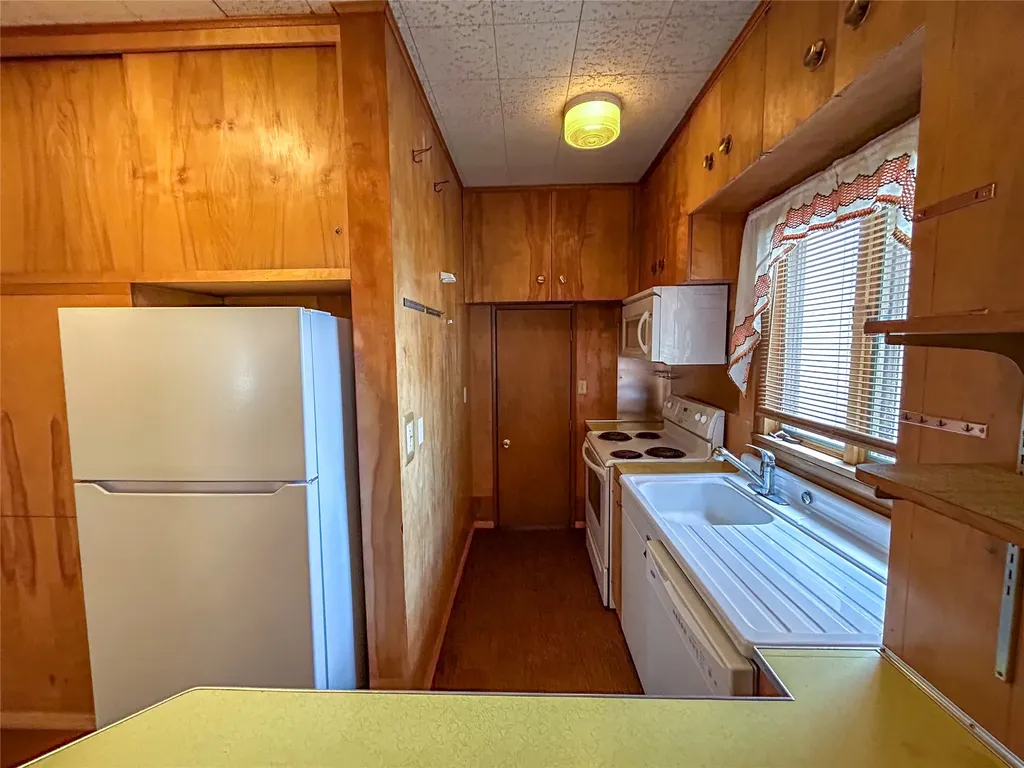 412 1st Avenue E Eureka MT 59917
