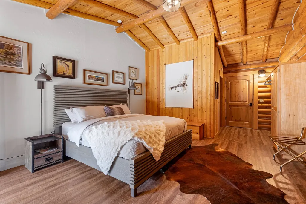 24 Russell Drive Hamilton MT 59840