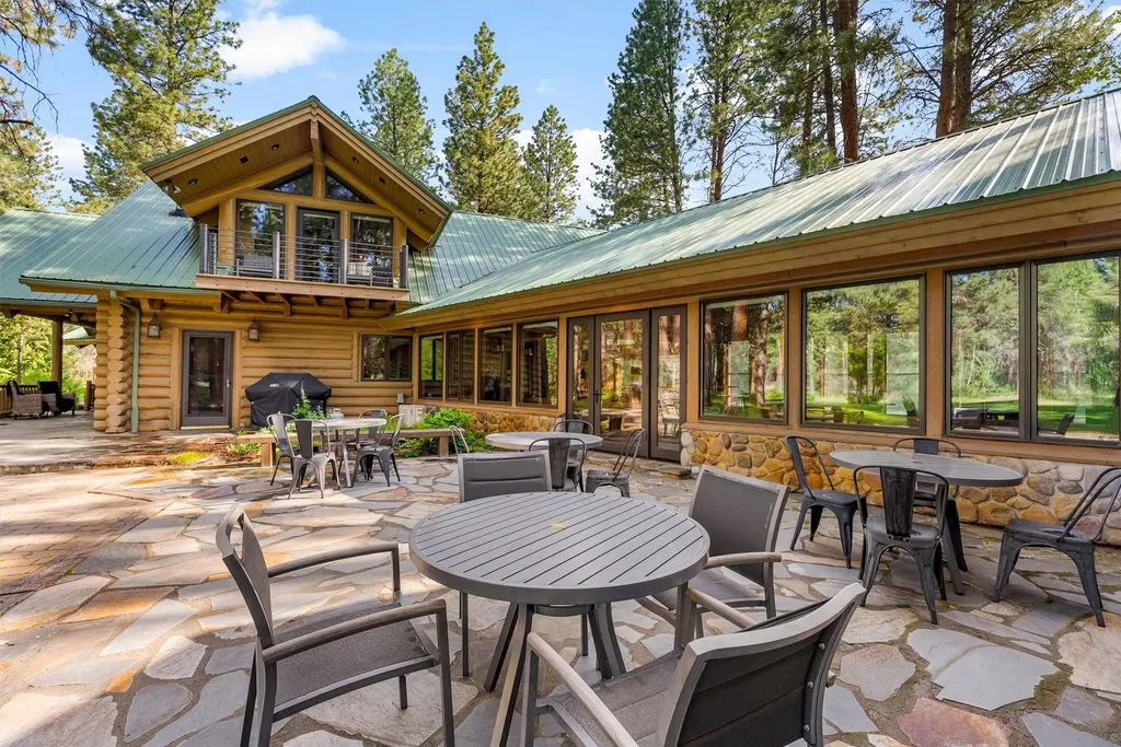 24 Russell Drive Hamilton MT 59840