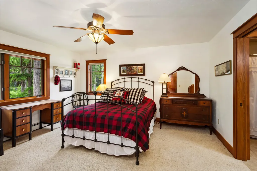 1029 Lake Of The Woods Lane Bigfork MT 59911