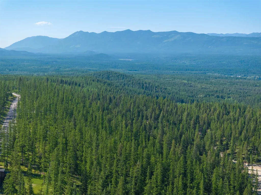 220 Chinook Lake Lane Whitefish MT 59937