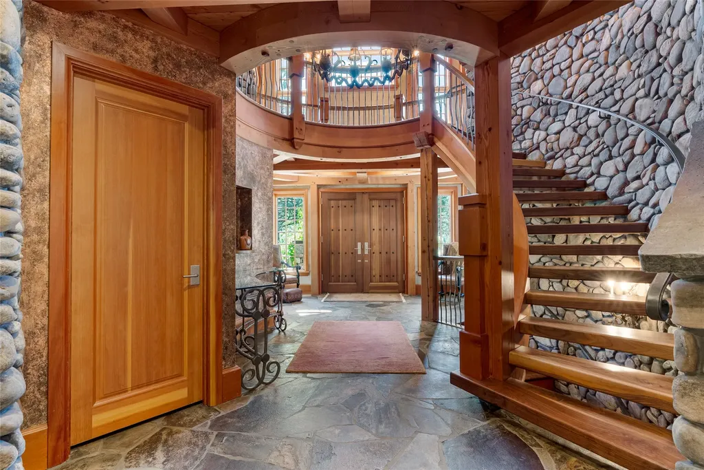 594 Bunkhouse Road Darby MT 59829