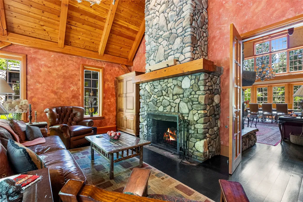 594 Bunkhouse Road Darby MT 59829