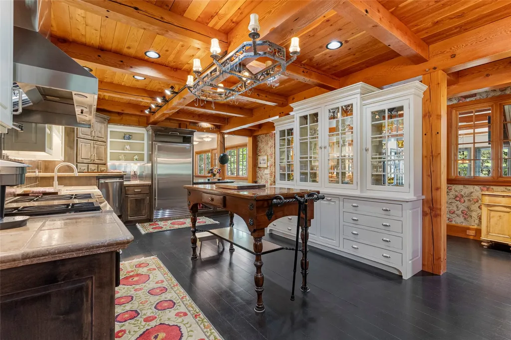594 Bunkhouse Road Darby MT 59829