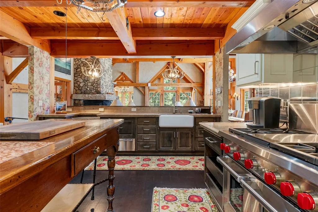 594 Bunkhouse Road Darby MT 59829
