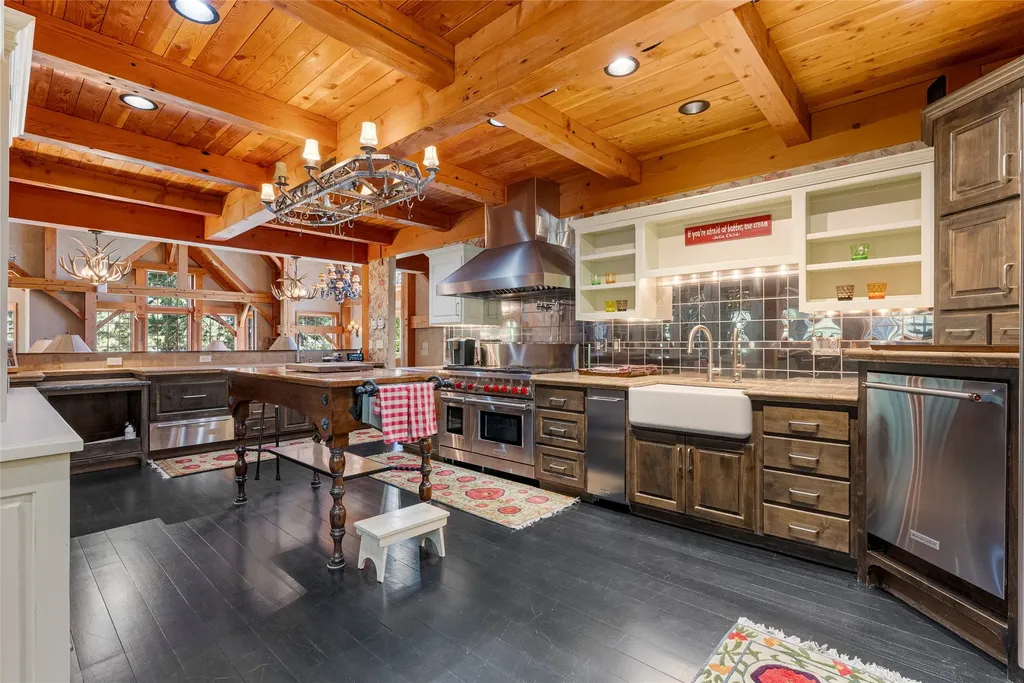 594 Bunkhouse Road Darby MT 59829