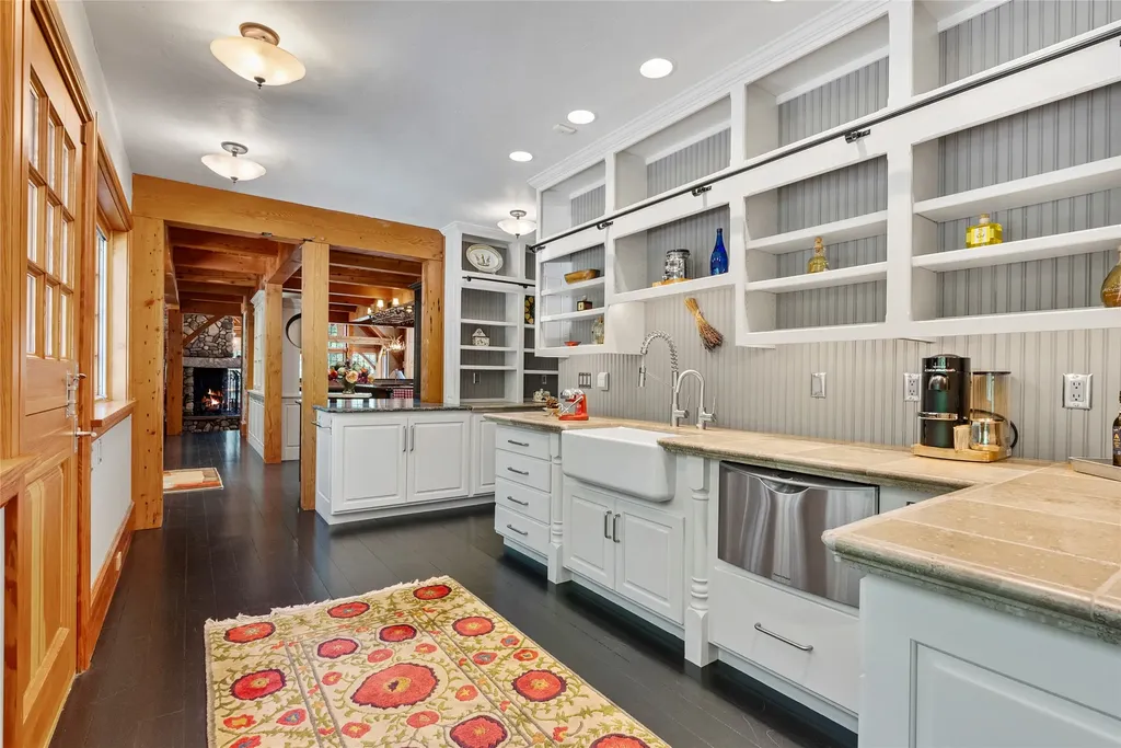 594 Bunkhouse Road Darby MT 59829
