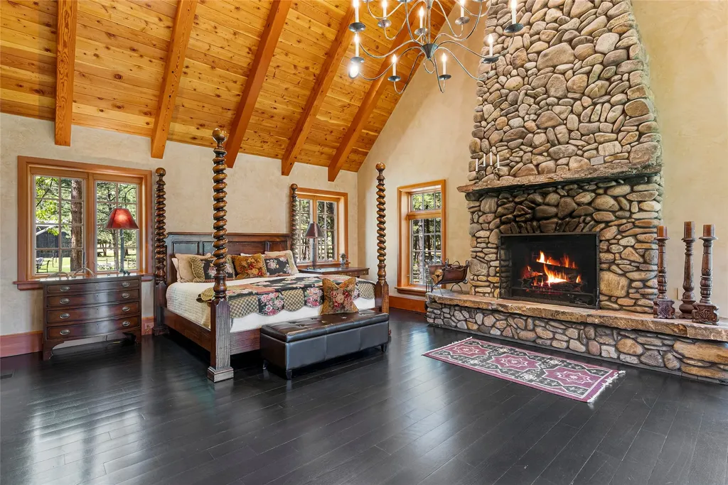 594 Bunkhouse Road Darby MT 59829