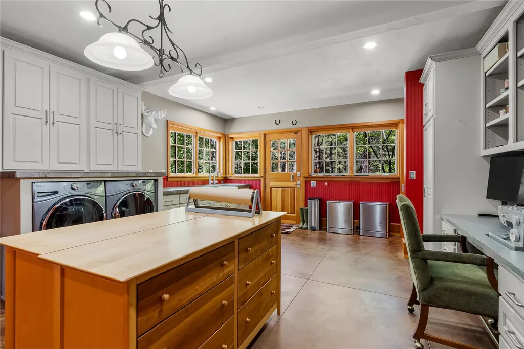 594 Bunkhouse Road Darby MT 59829