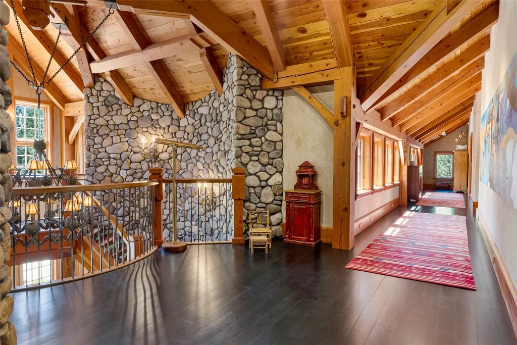 594 Bunkhouse Road Darby MT 59829