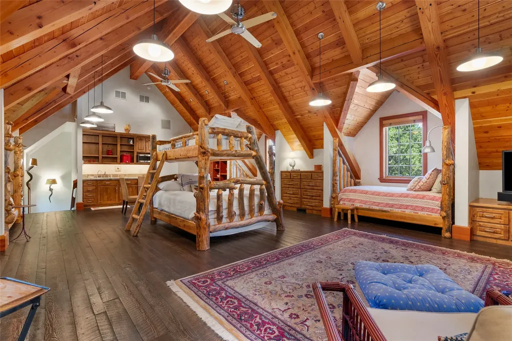 594 Bunkhouse Road Darby MT 59829