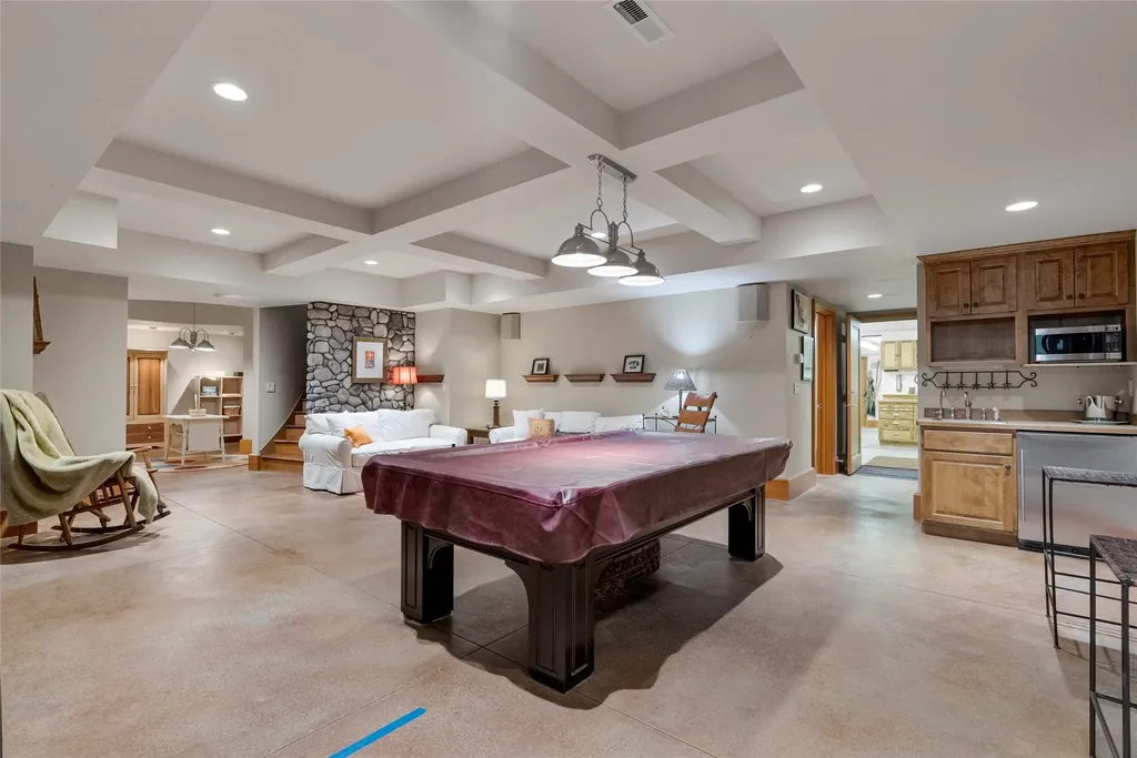 594 Bunkhouse Road Darby MT 59829