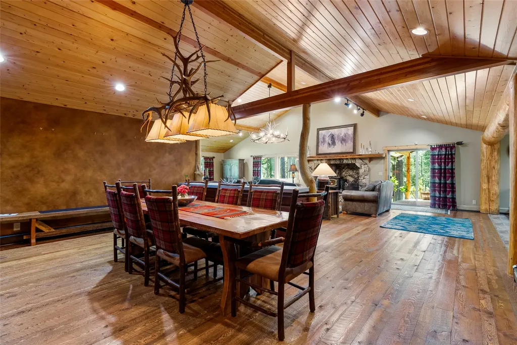 594 Bunkhouse Road Darby MT 59829