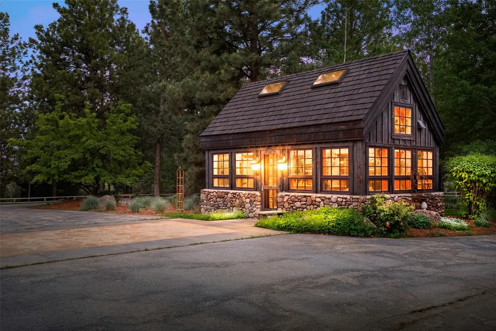 594 Bunkhouse Road Darby MT 59829