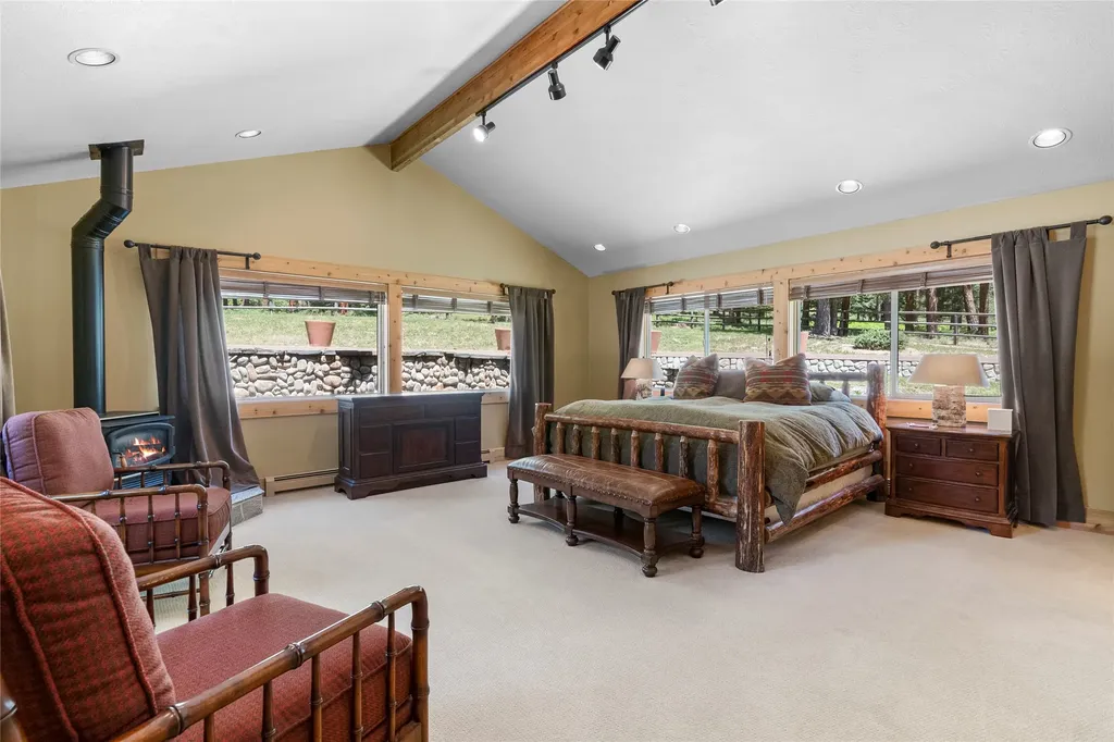 594 Bunkhouse Road Darby MT 59829