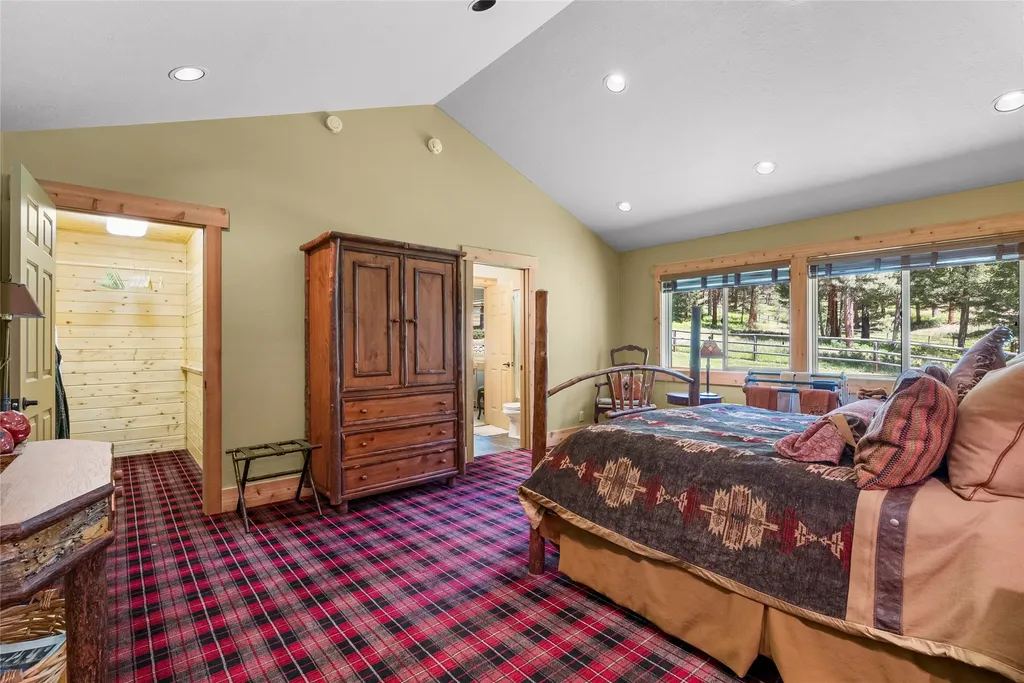 594 Bunkhouse Road Darby MT 59829