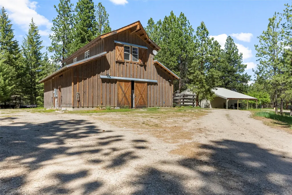 594 Bunkhouse Road Darby MT 59829