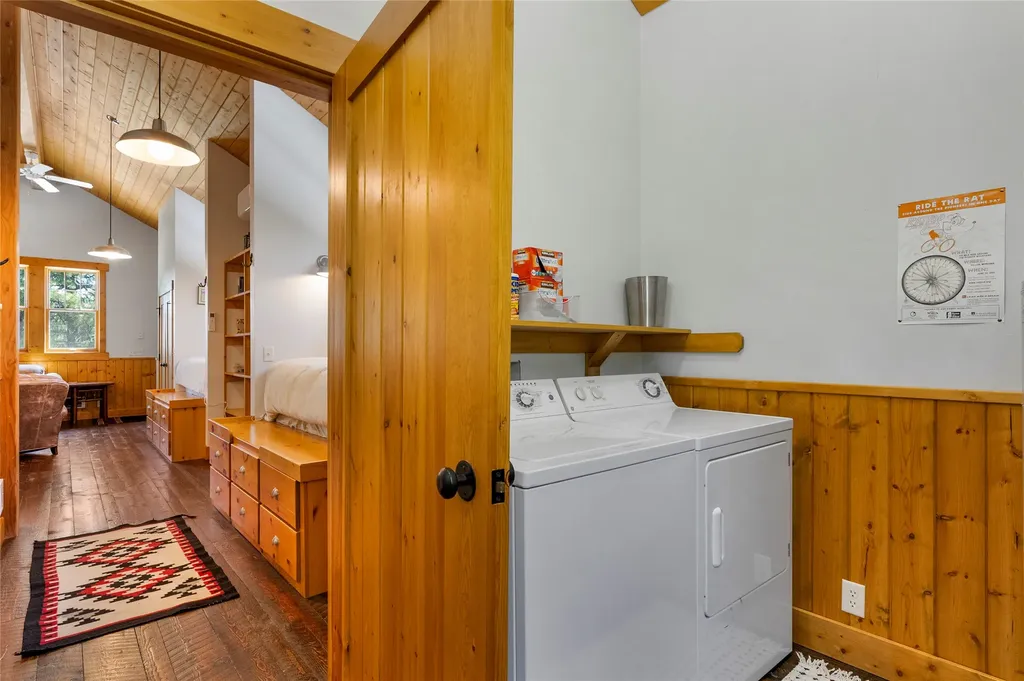 594 Bunkhouse Road Darby MT 59829