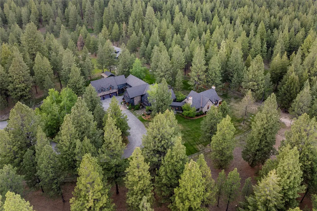 594 Bunkhouse Road Darby MT 59829