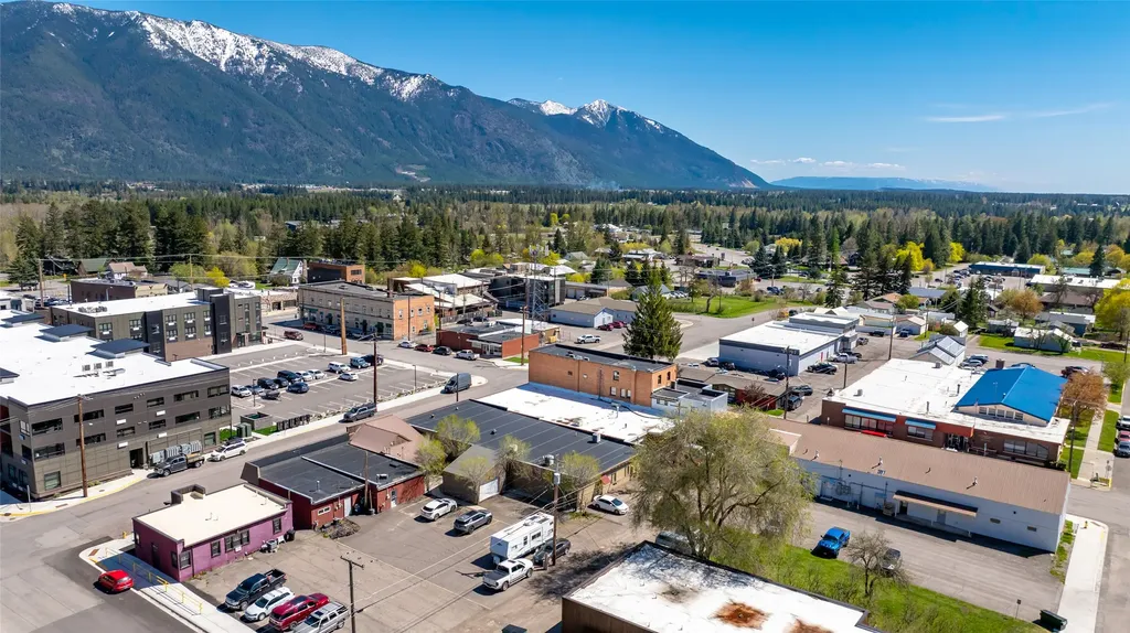 520 1st Avenue W Columbia Falls MT 59912