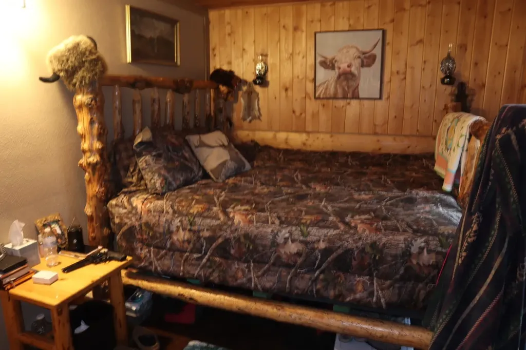127 Lonely Moose Lane Alberton MT 59820