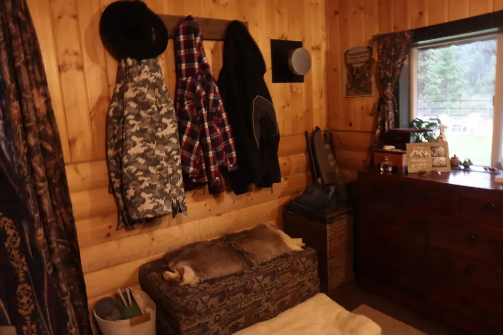127 Lonely Moose Lane Alberton MT 59820