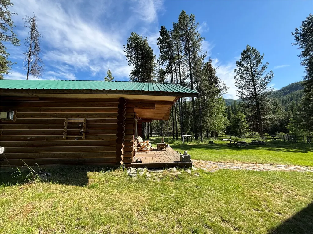 127 Lonely Moose Lane Alberton MT 59820