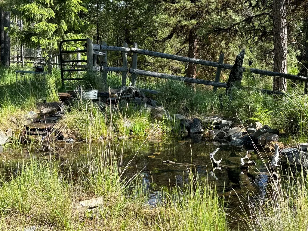 127 Lonely Moose Lane Alberton MT 59820