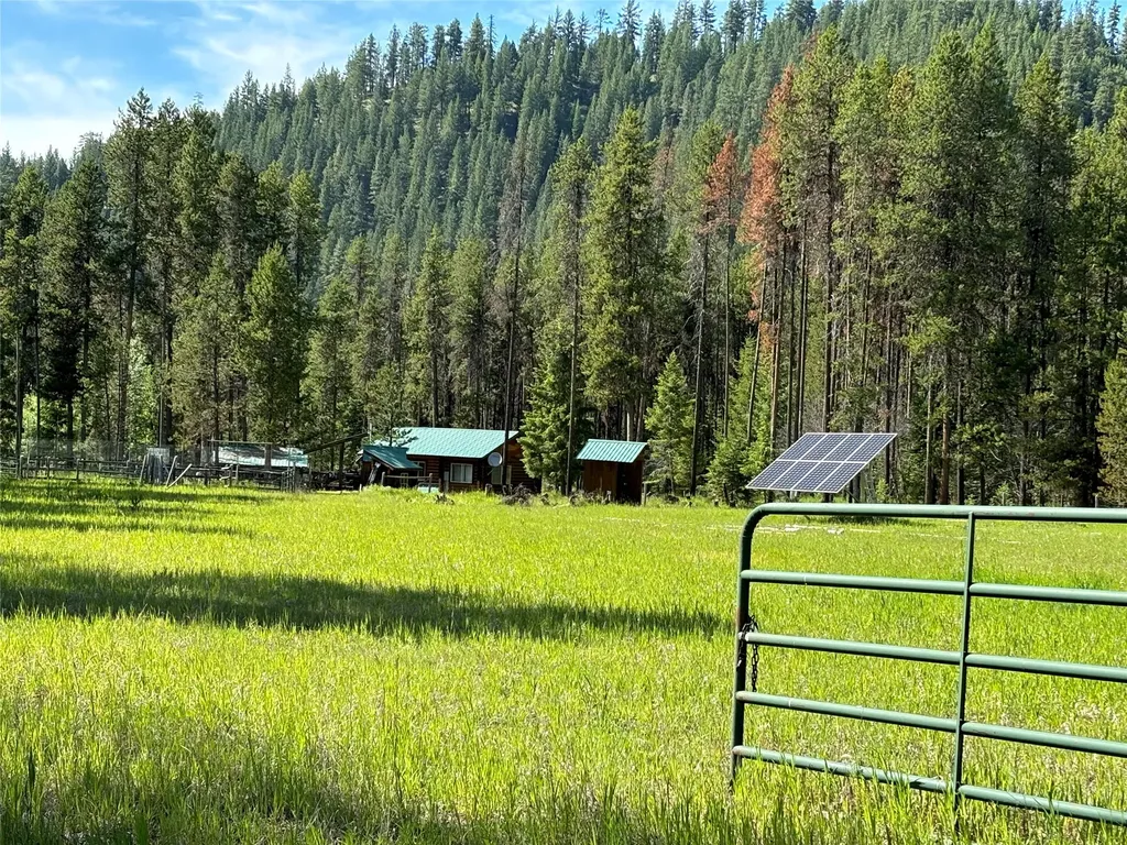 127 Lonely Moose Lane Alberton MT 59820