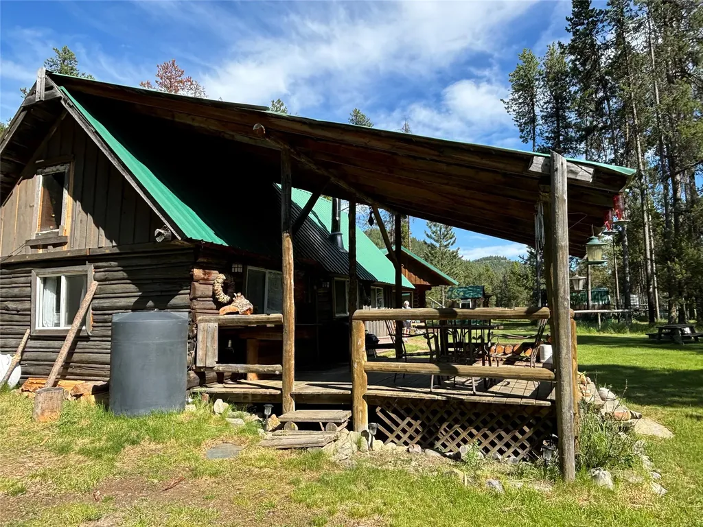 127 Lonely Moose Lane Alberton MT 59820